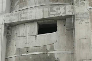 拉萨烟囱加固现场