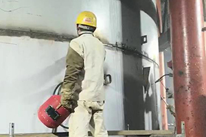 拉萨钛钢烟囱加固施工